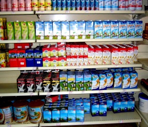 Dana-Dairy-UHT-Milk-and-UHT-Semi-Milk-in-Tetra-Pack-in-Gambian-Supermarkets-6-1024x877