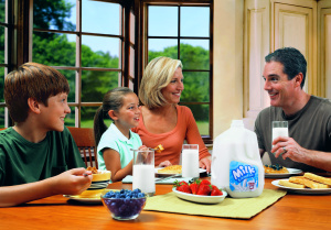 family-eating-breakfast